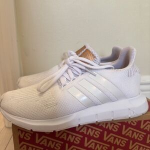 Size 5.5 white athletic shoe